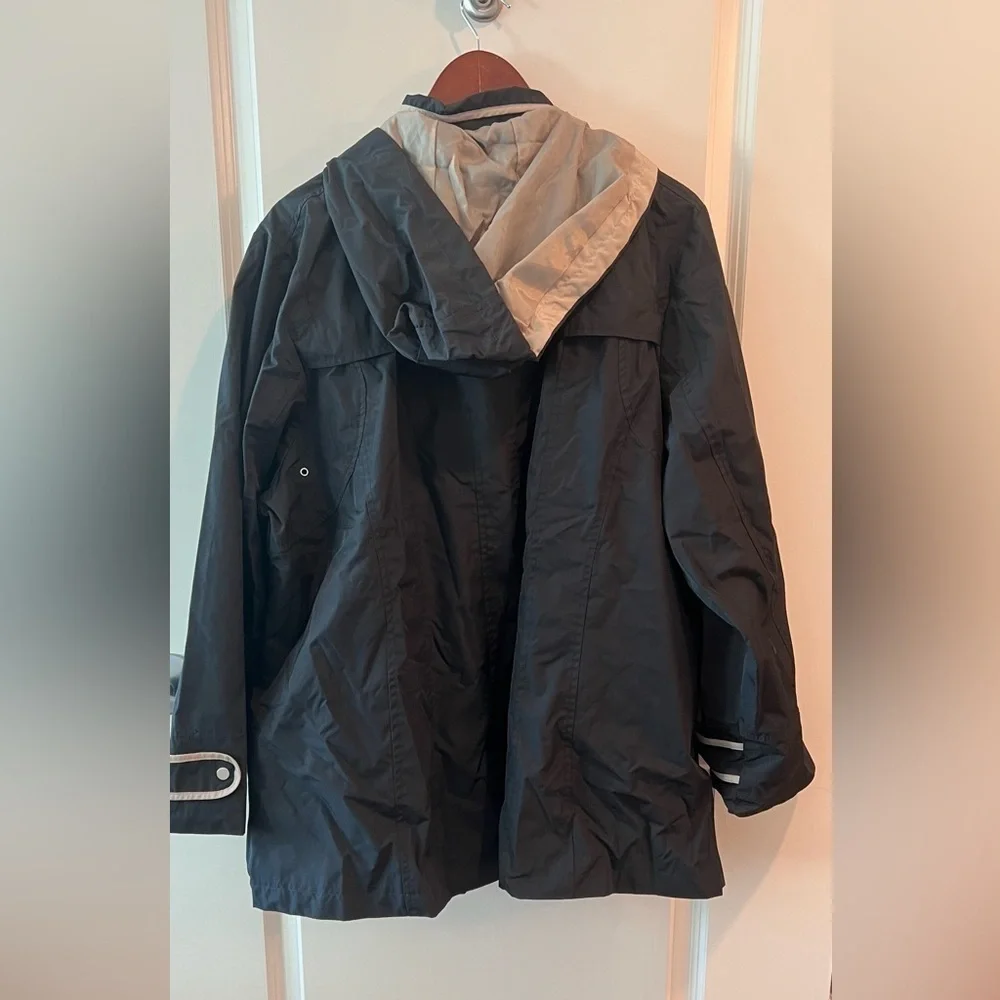 Susan Graver Black and Cream Jacket